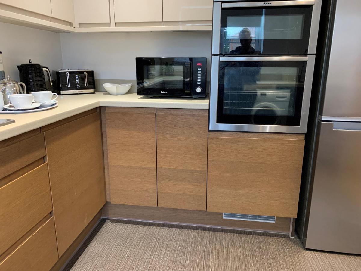 Stylish & Spacious 3 Bed House With 2 Free Car Parking Spaces Villa Appledram Luaran gambar