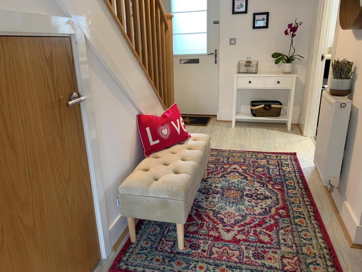 Stylish & Spacious 3 Bed House With 2 Free Car Parking Spaces Villa Appledram Luaran gambar