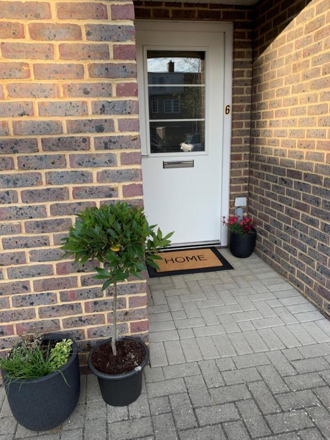 Stylish & Spacious 3 Bed House With 2 Free Car Parking Spaces Villa Appledram Luaran gambar
