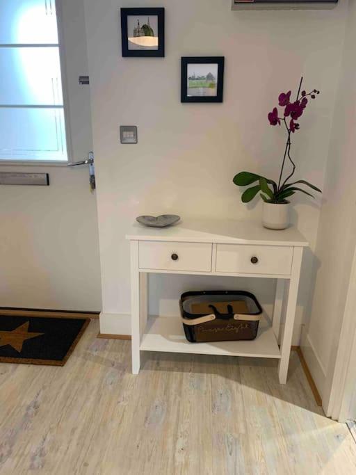 Stylish & Spacious 3 Bed House With 2 Free Car Parking Spaces Villa Appledram Luaran gambar