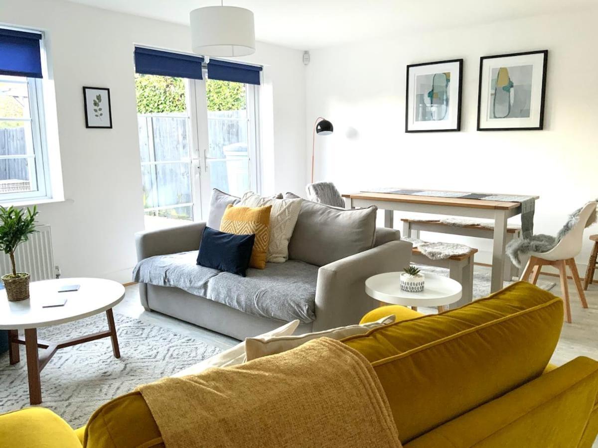 Stylish & Spacious 3 Bed House With 2 Free Car Parking Spaces Villa Appledram Luaran gambar